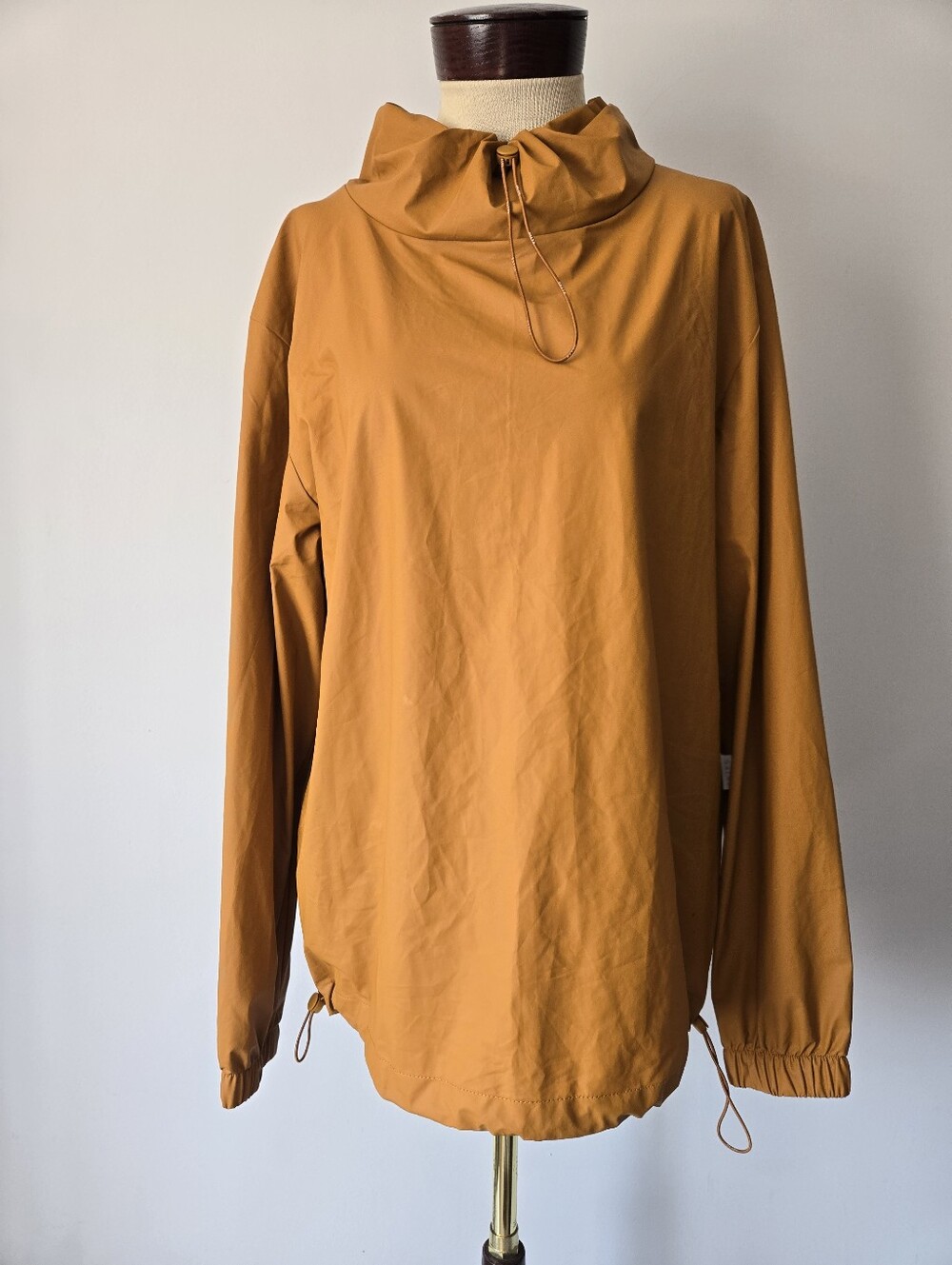 Rains Rust Orange Ultra Lightweight Pullover Jacket. Unisex Small